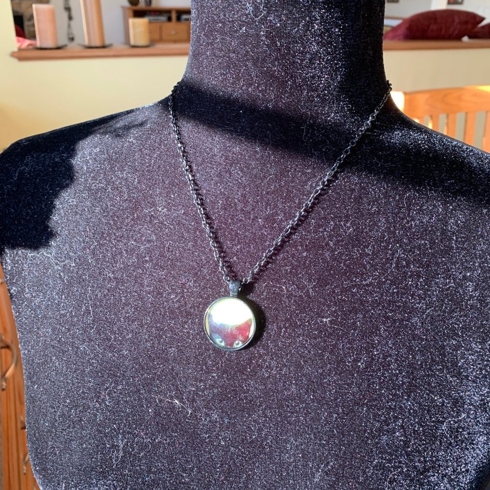 Black cat charm necklace - Picture 3 of 4